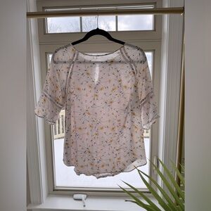 Loft light Spring Floral Blouse

Medium